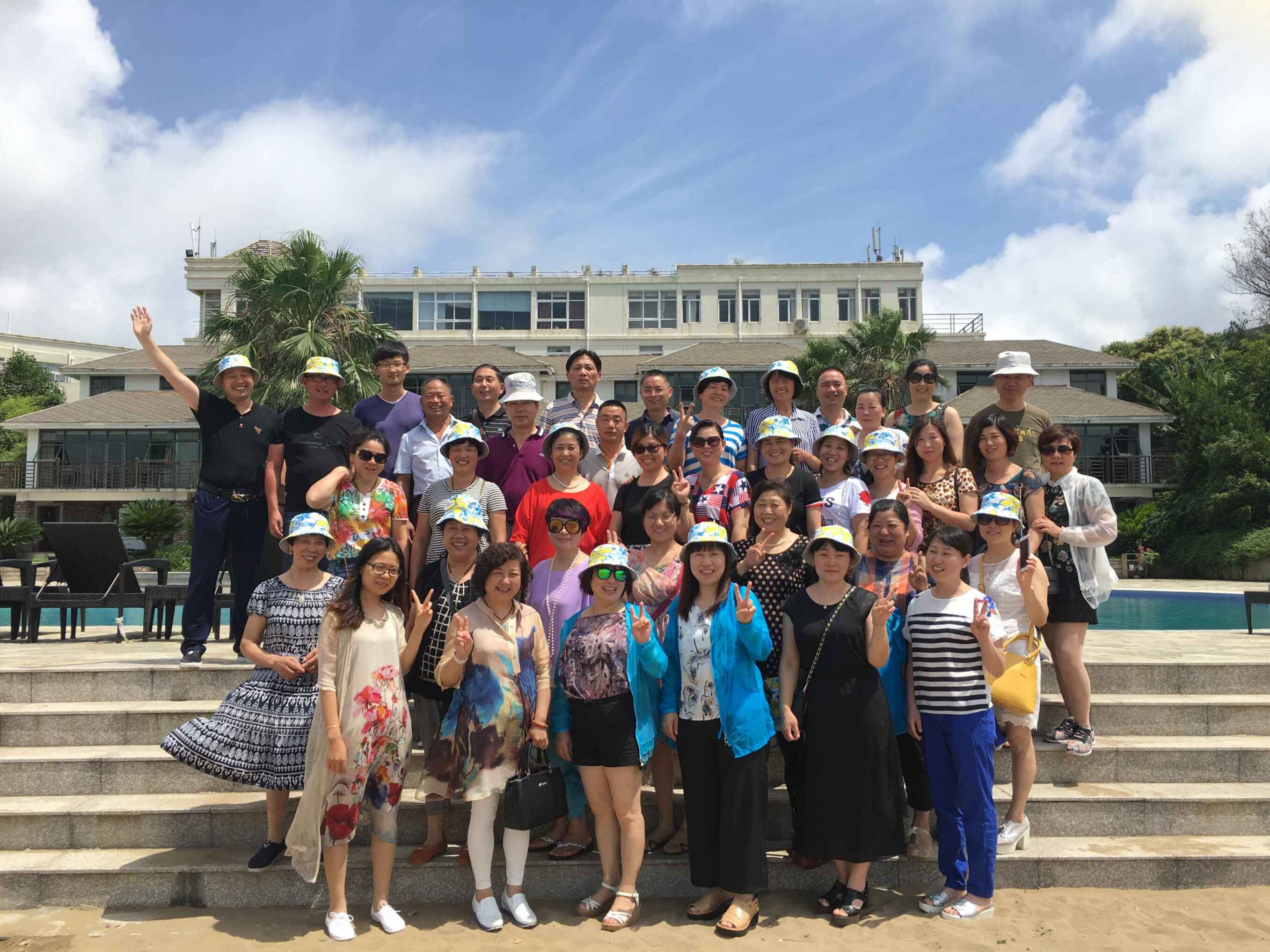 通宝TB888市场2016年商户旅游圆满画上句号